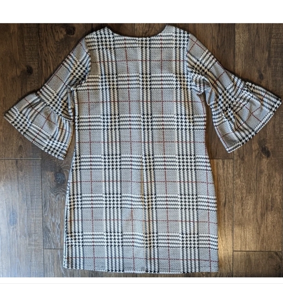 Violet B Woman's Houndstooth W/ Red Accent Dress Size 1X Stretch Bell Sleeves. - Picture 12 of 16